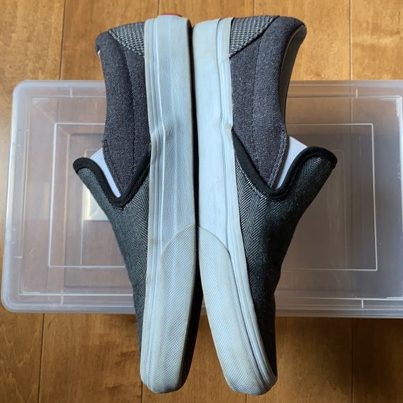 VANS SLIP-ON  UNISEX SZ 6.5 (Men’s)/ SZ 8 ( Women’s) - Picture 2 of 9